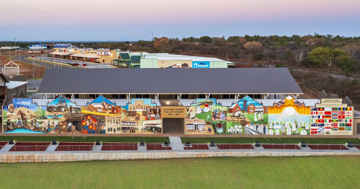 Australia's largest mosaic stops traffic in Charters Towers