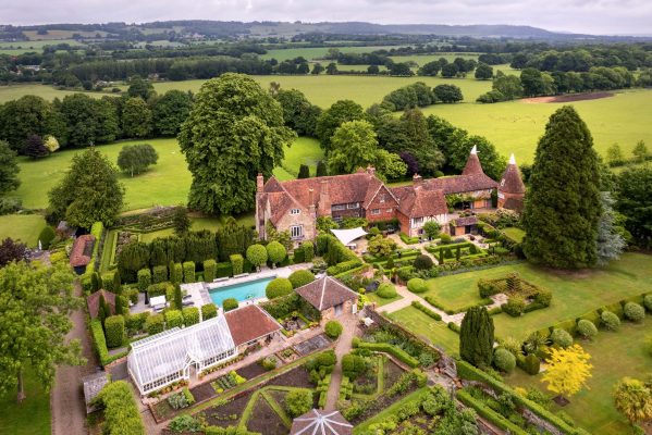 A ‘much altered’ Elizabethen Manor house in Kent with gardens by Gertrude Jekyll