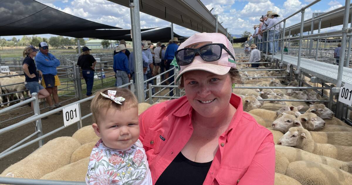 Winning pen at Tamworth's Autumn Lamb Show and Sale tops at $250