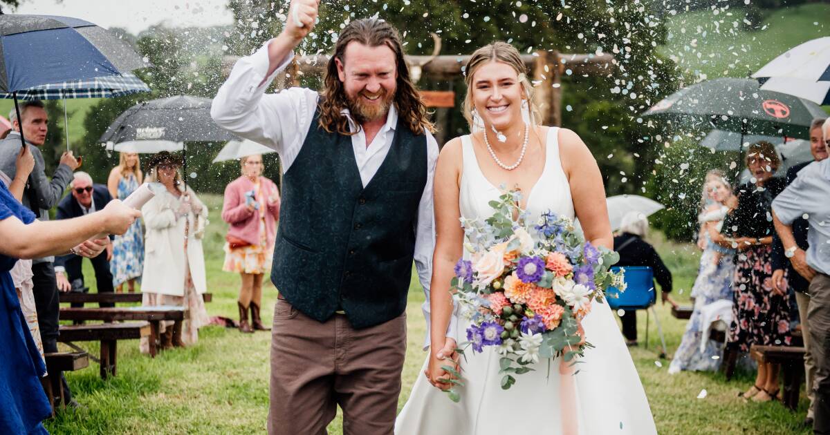 The Cooks tie the knot on their picturesque property