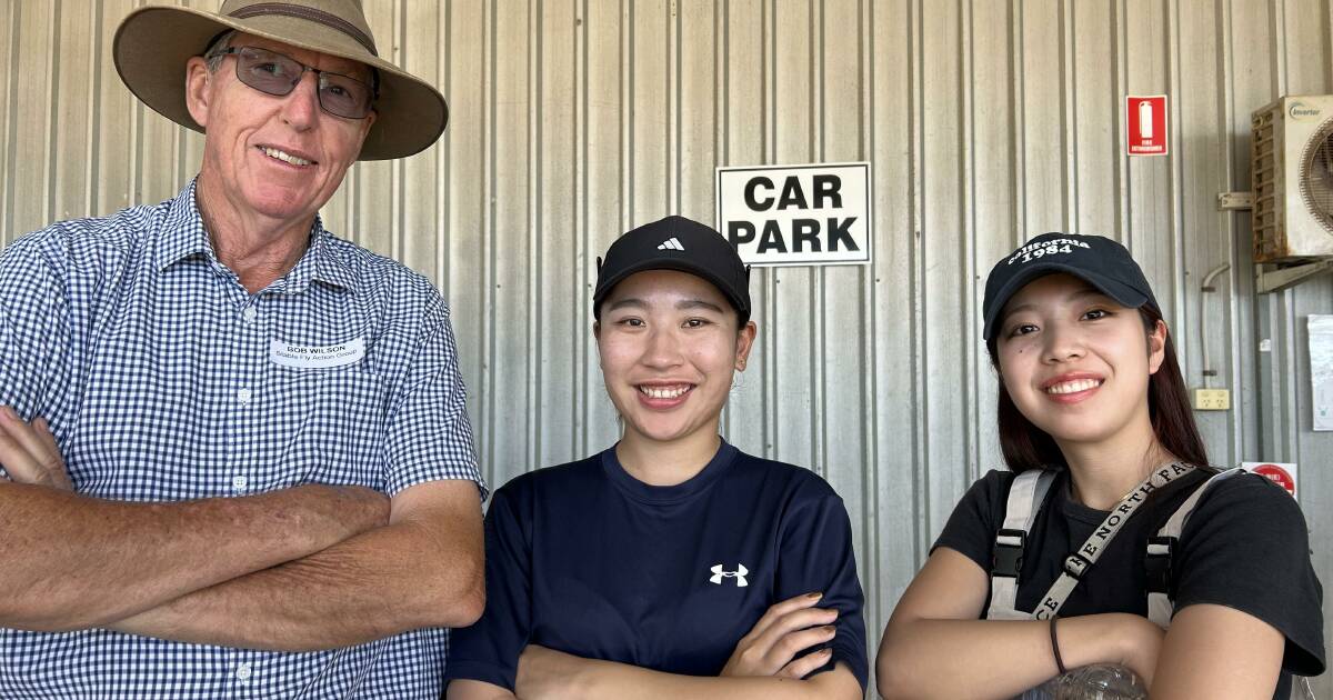 Japanese academics visit Gingin to study stable fly control | Farm Weekly