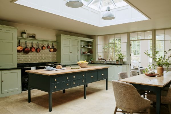 A glorious Cotswold kitchen lifted to new heights with pitch-perfect colour choices