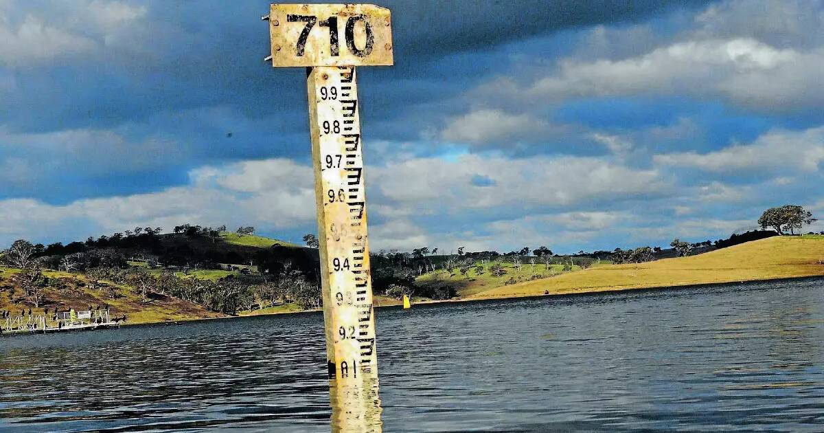 Red alert for Chifley Dam as high levels of 'potentially toxic' algae detected