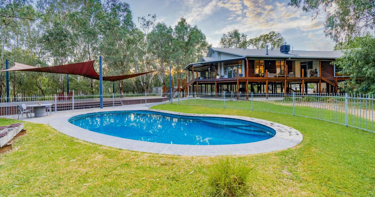 Flinders Park a private retreat with its own boat ramp and beach | Video